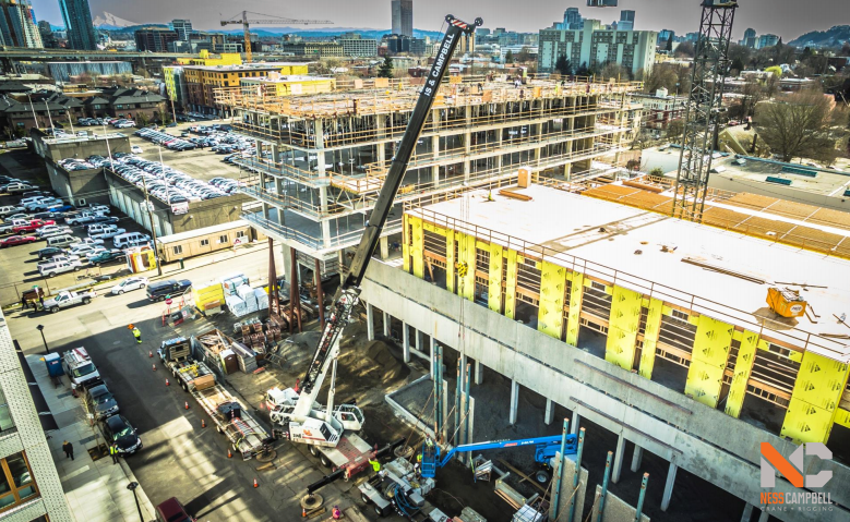 Link Belt 140 ton truck crane in action